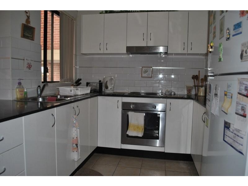 1/7-11 Kitchener Ave, Regents Park NSW 2143