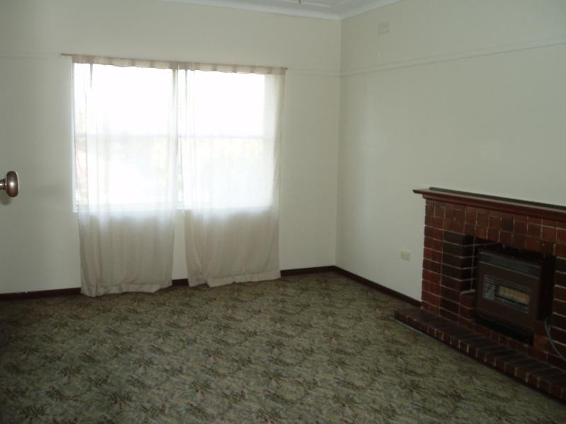 44  Simmons Rd, Kingsgrove NSW 2208