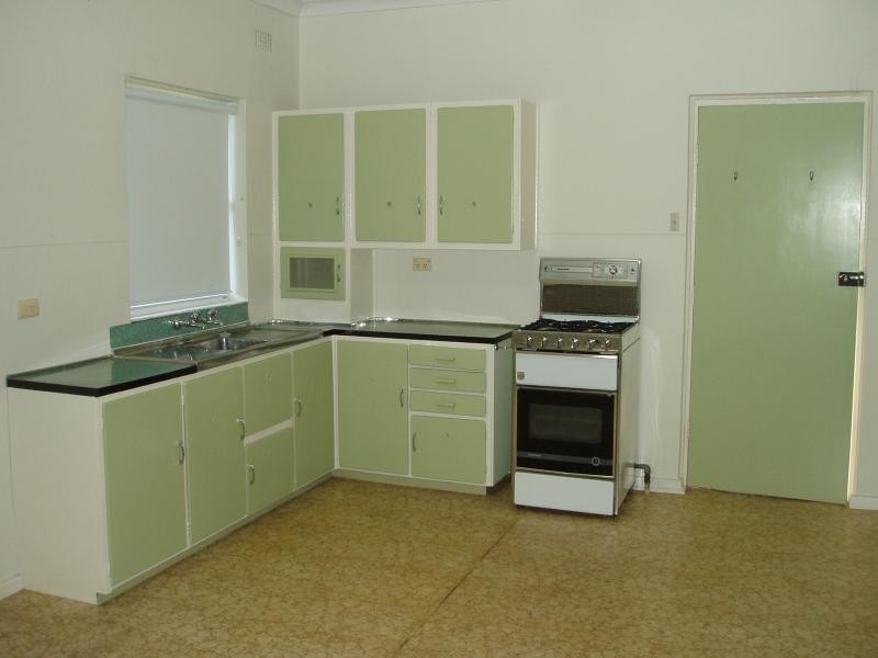 44  Simmons Rd, Kingsgrove NSW 2208