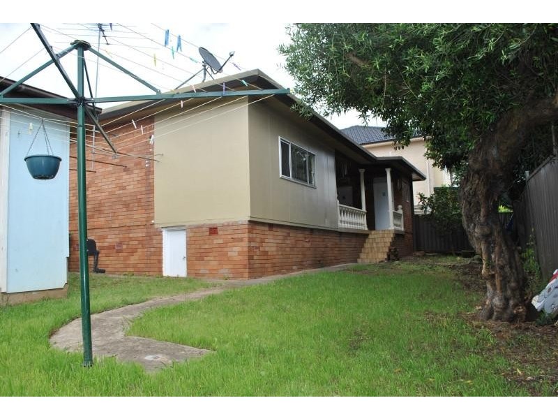 13 Carnegie Rd, Chester Hill NSW 2162