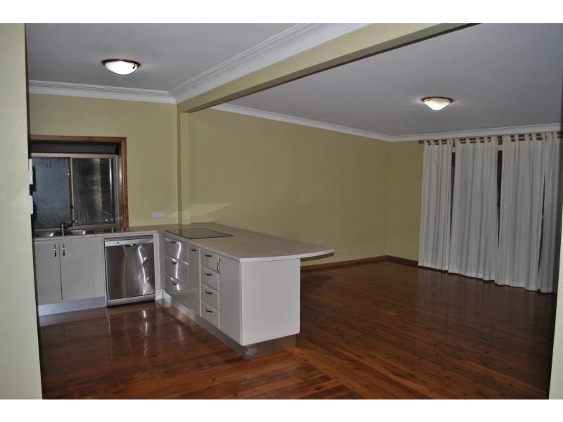 5 Australia  St, Bass Hill NSW 2197