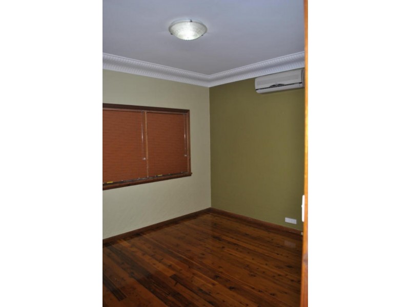 5 Australia  St, Bass Hill NSW 2197