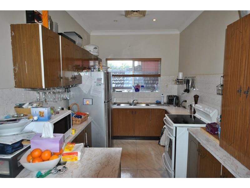 4 Leslie St, Bass Hill NSW 2197