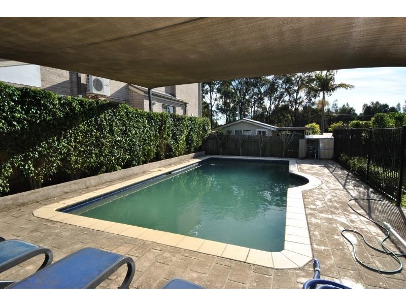 4 Leslie St, Bass Hill NSW 2197