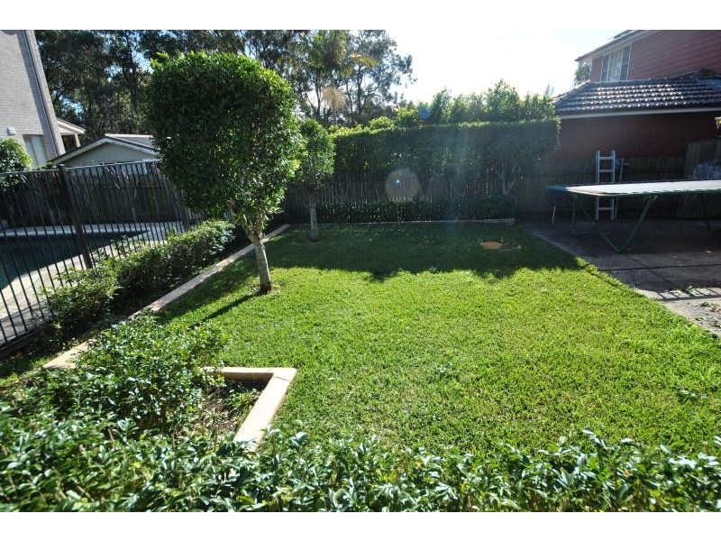 4 Leslie St, Bass Hill NSW 2197