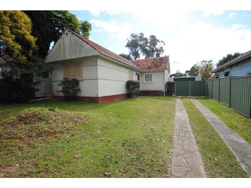 20 Esme Ave, Chester Hill NSW 2162