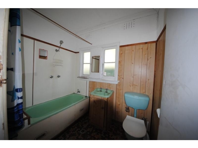 20 Esme Ave, Chester Hill NSW 2162