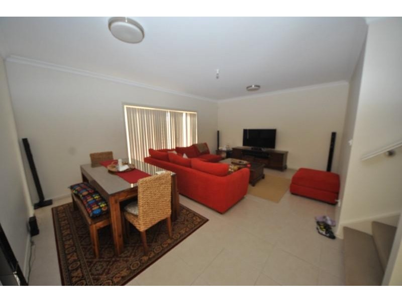 18 Willowbank  Cres, Canley Vale NSW 2166