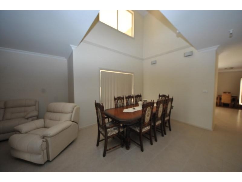 18 Willowbank  Cres, Canley Vale NSW 2166