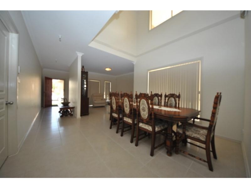 18 Willowbank  Cres, Canley Vale NSW 2166