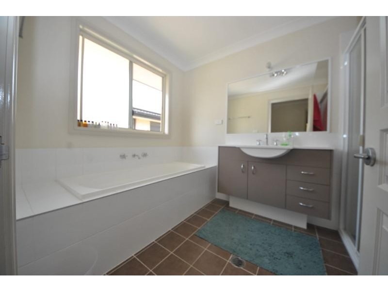 18 Willowbank  Cres, Canley Vale NSW 2166