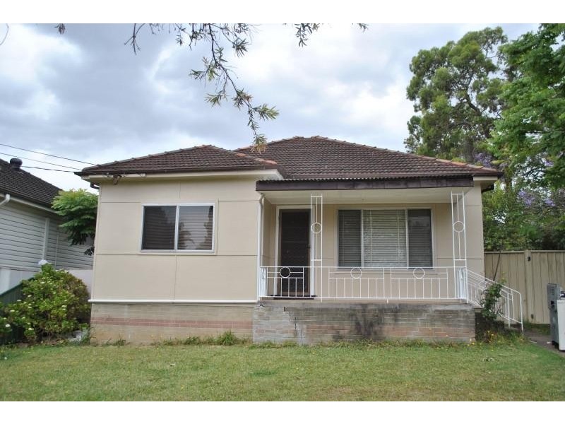 2 Larien  Cres, Birrong NSW 2143