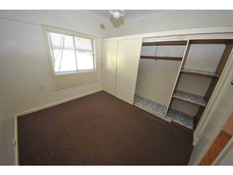 2 Larien  Cres, Birrong NSW 2143