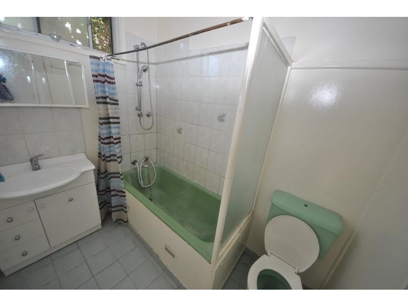 2 Larien  Cres, Birrong NSW 2143