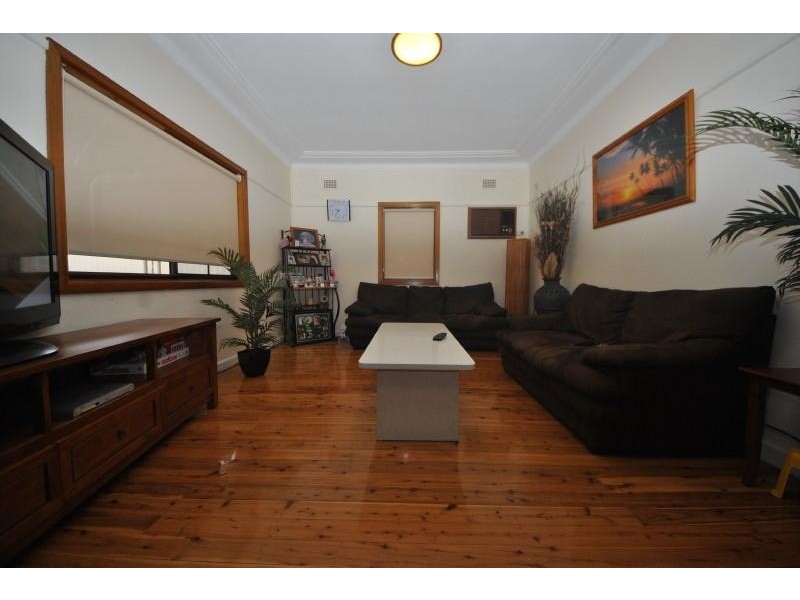 21 Royal Ave, Birrong NSW 2143