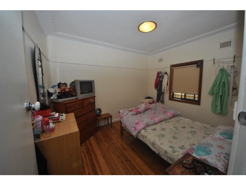 21 Royal Ave, Birrong NSW 2143