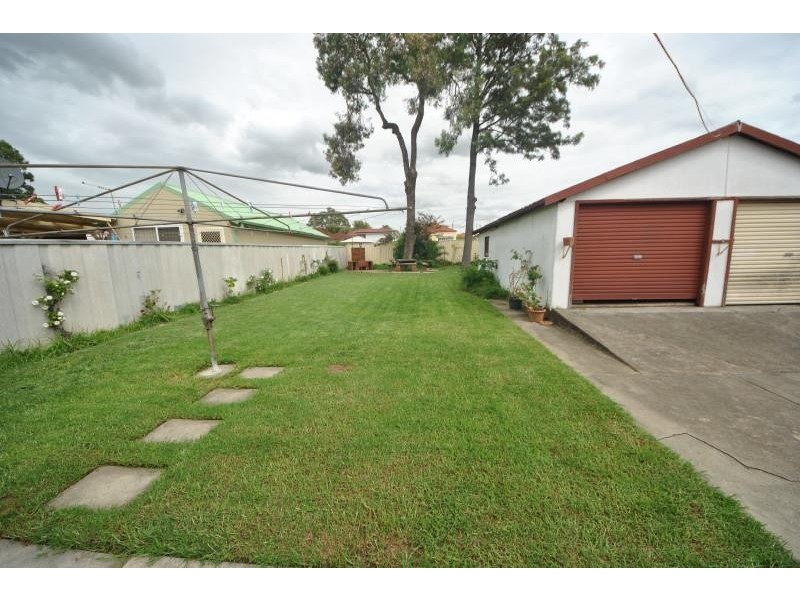 45 Chifley Ave, Sefton NSW 2162