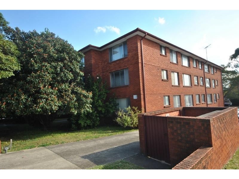 4/90 Regent  St, Regents Park NSW 2143