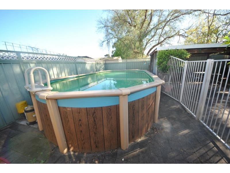 17 Rixon St, Bass Hill NSW 2197