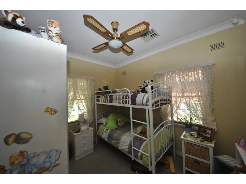 90 Jocelyn St, Chester Hill NSW 2162