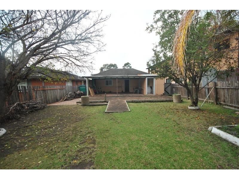 4 Rose St, Sefton NSW 2162