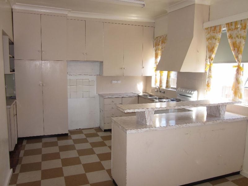 98 Taylor St, Lakemba NSW 2195