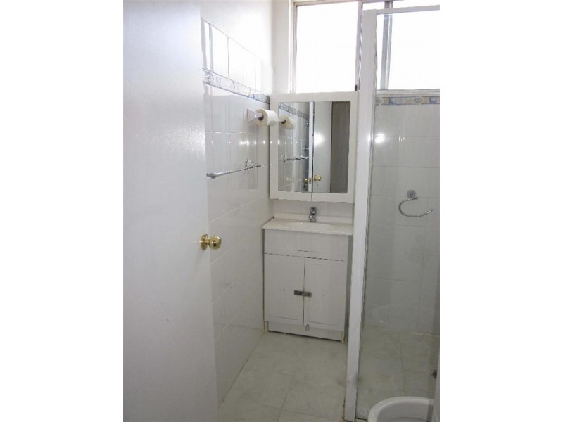 98 Taylor St, Lakemba NSW 2195