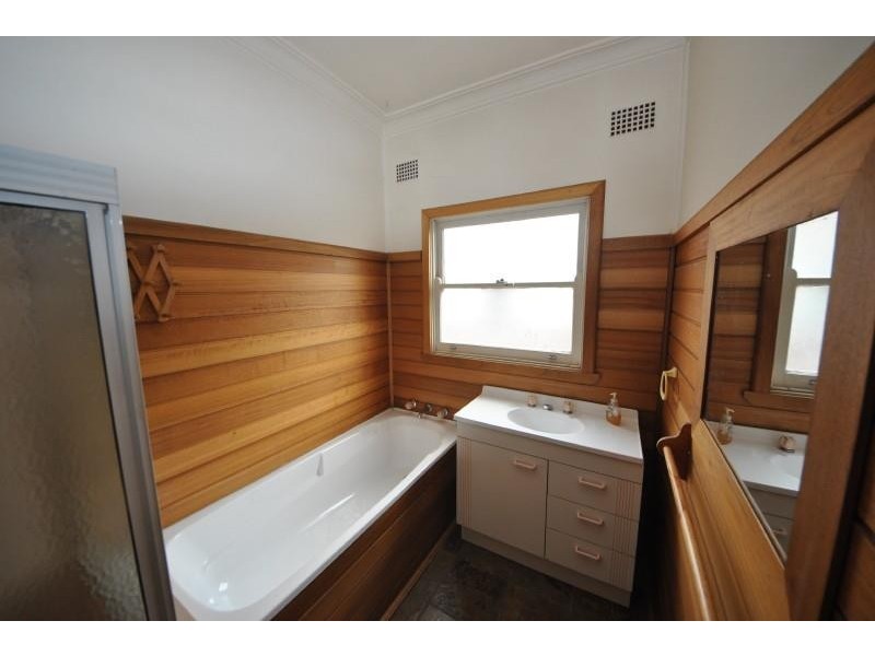 4 Beatrice St, Bass Hill NSW 2197