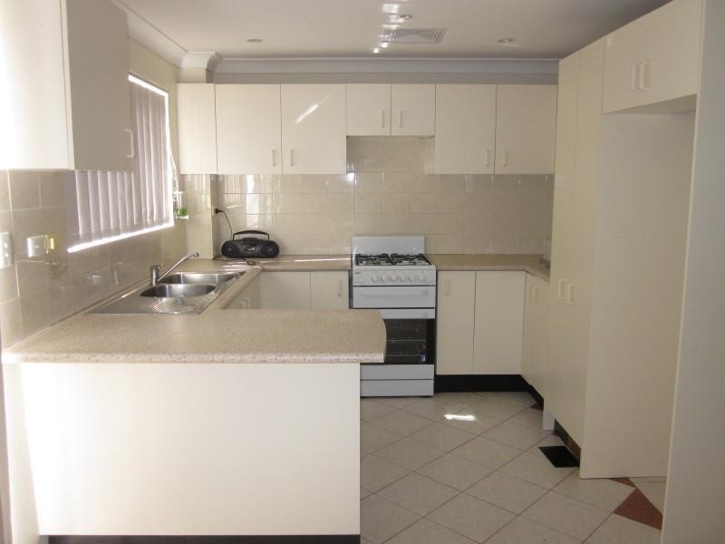 2/49 Cambridge Ave, Bankstown NSW 2200