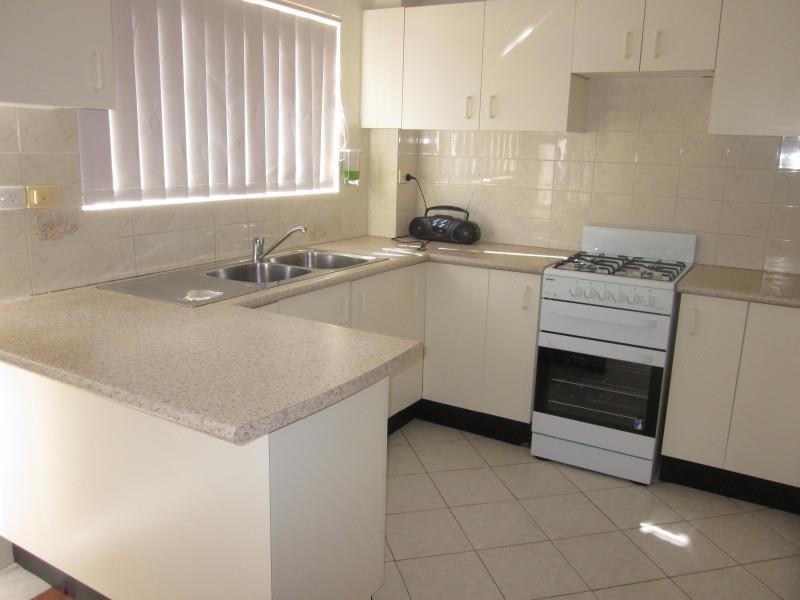 2/49 Cambridge Ave, Bankstown NSW 2200