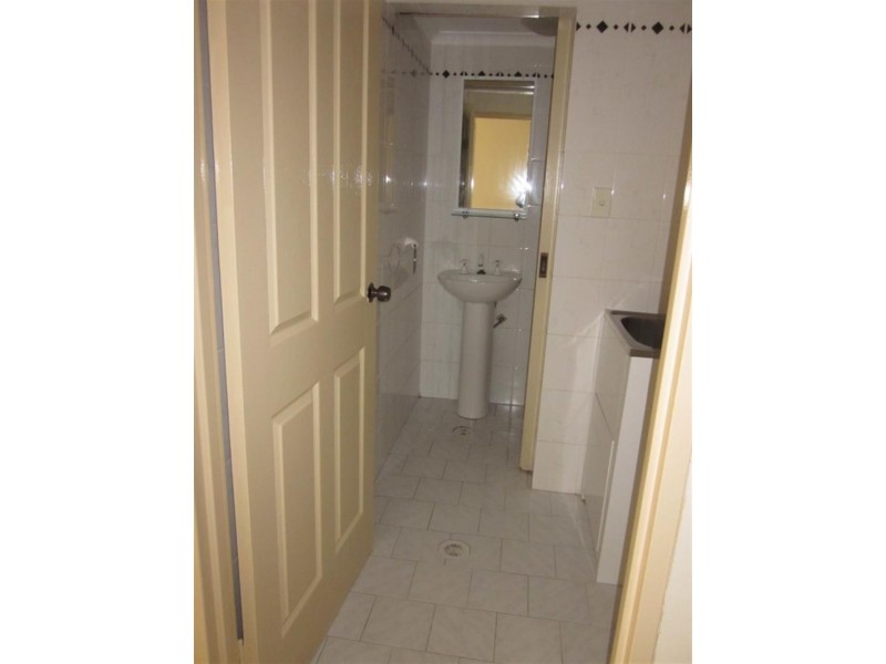 2/49 Cambridge Ave, Bankstown NSW 2200