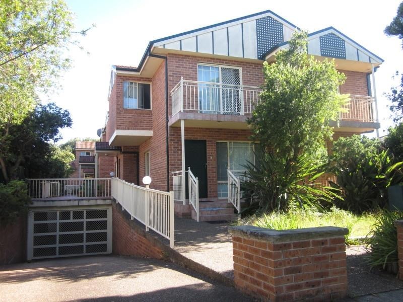 2/49 CAMBRIDGE  Rd, Bankstown NSW 2200