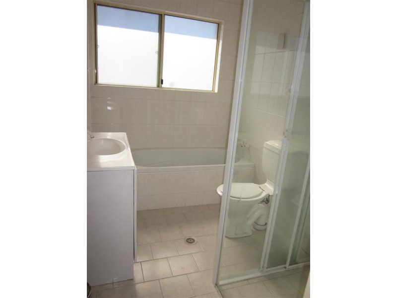 2/49 CAMBRIDGE  Rd, Bankstown NSW 2200