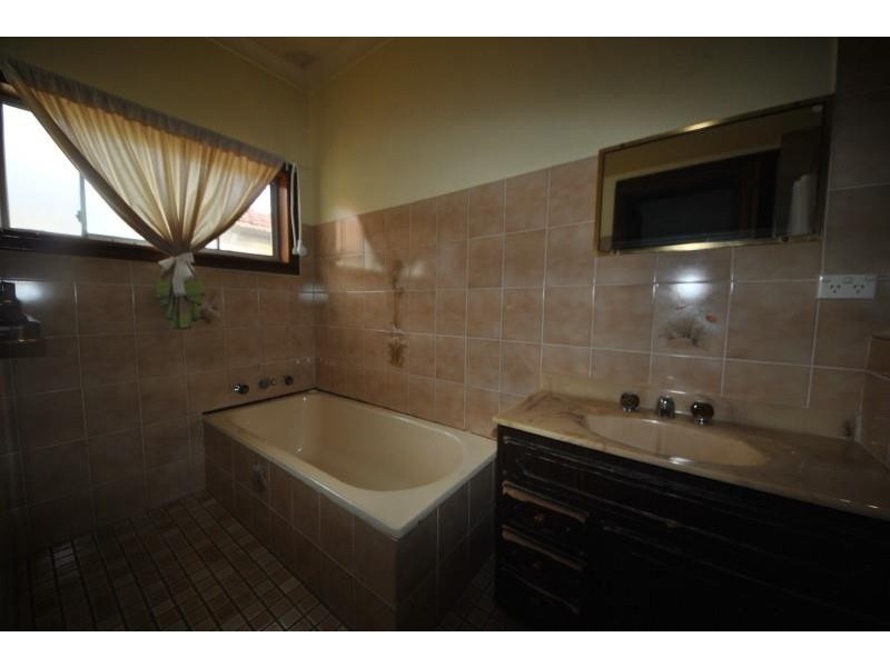 47 Robertson Rd, Bass Hill NSW 2197