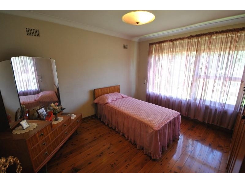 17 Lough Ave, Guildford NSW 2161