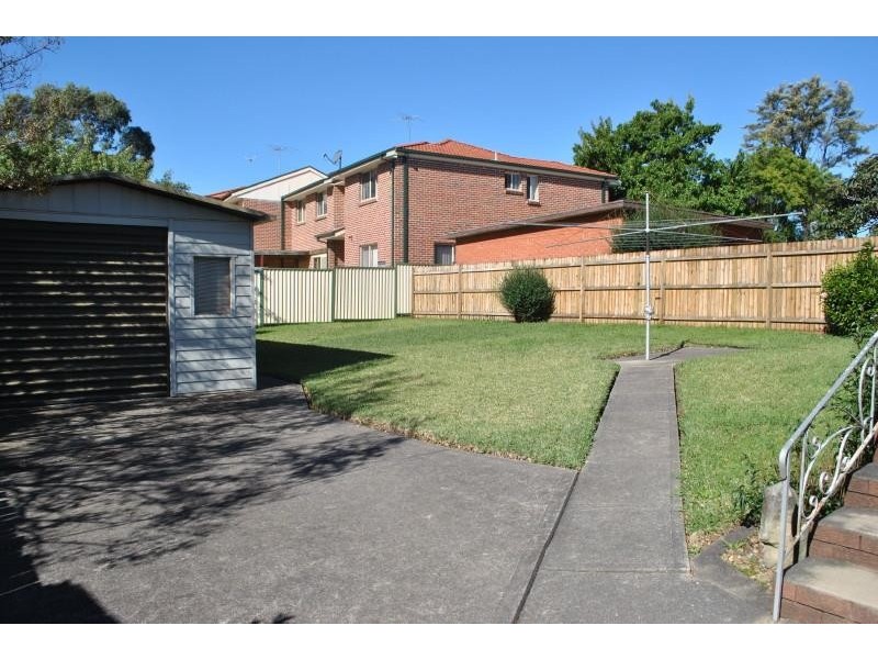 17 Lough Ave, Guildford NSW 2161