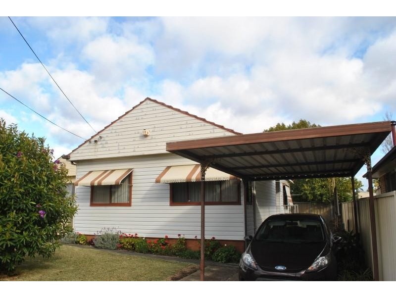 39 Wellington Rd, Birrong NSW 2143