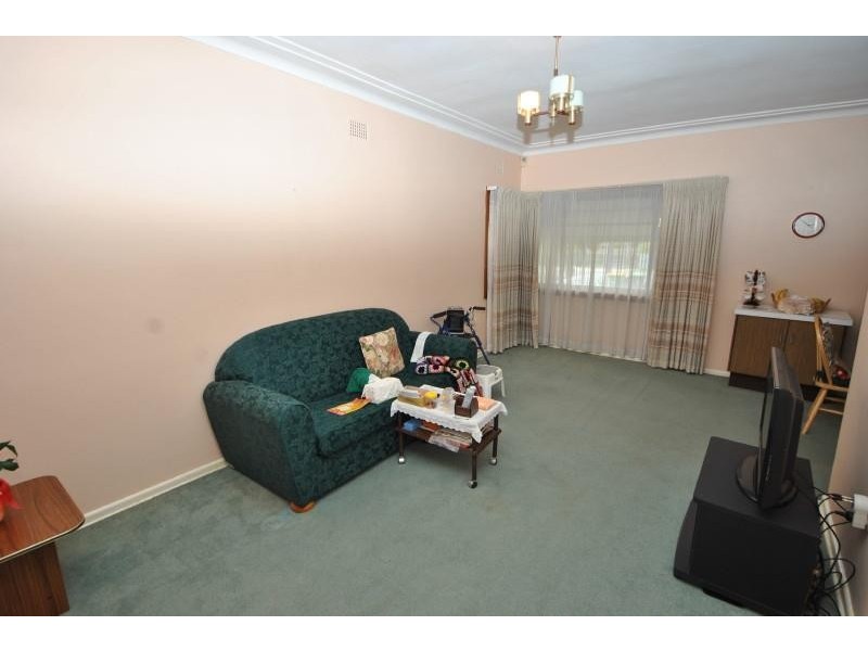 39 Wellington Rd, Birrong NSW 2143