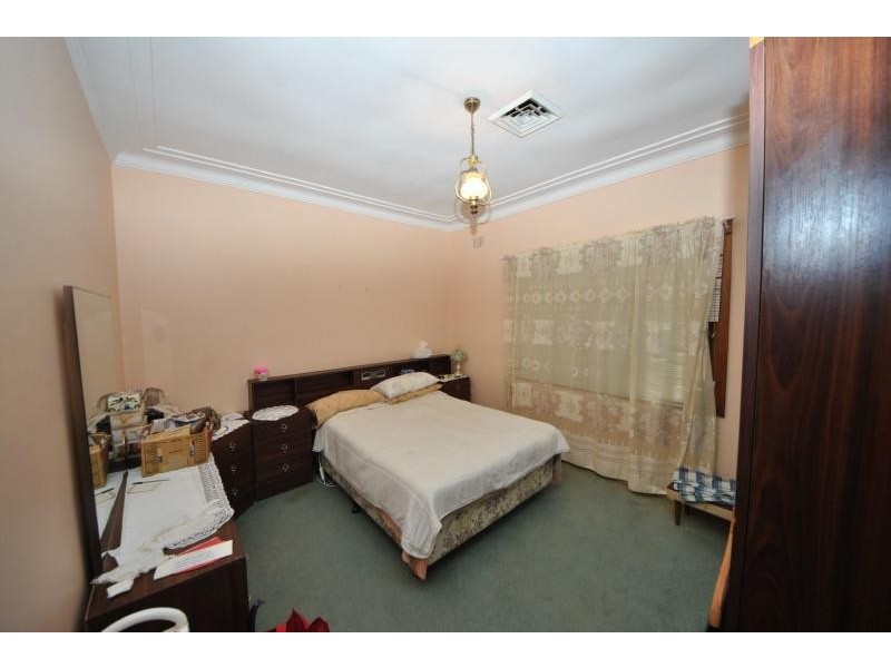 39 Wellington Rd, Birrong NSW 2143