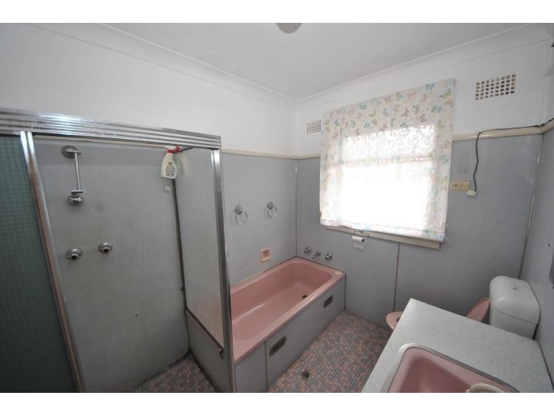 17 Lough Ave, Guildford NSW 2161