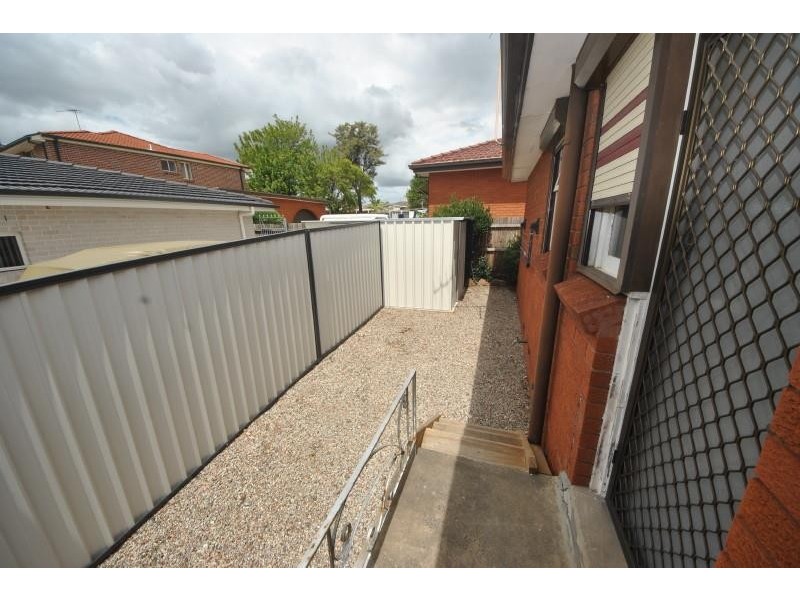 17 Lough Ave, Guildford NSW 2161