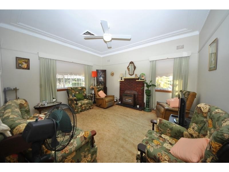 211 Cooper Rd, Yagoona NSW 2199