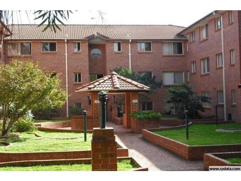 30/4-6 Dellwood St, Bankstown NSW 2200