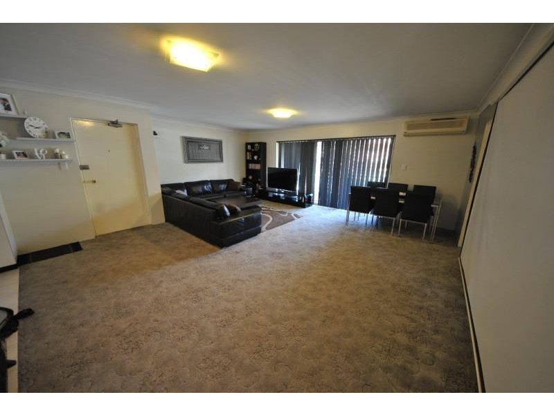 30/4-6 Dellwood St, Bankstown NSW 2200