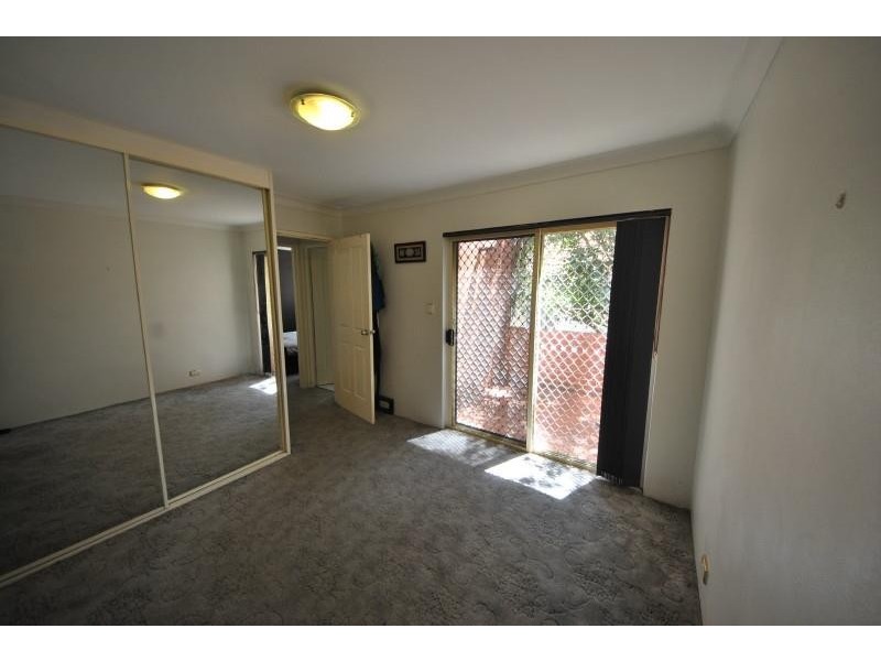 30/4-6 Dellwood St, Bankstown NSW 2200