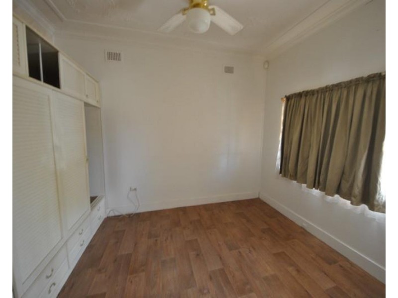 33 Fifth Avenue, Berala NSW 2141