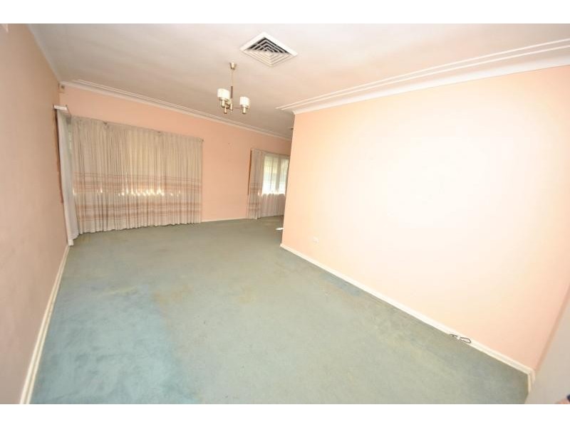 39 Wellington Rd, Birrong NSW 2143