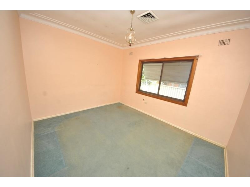 39 Wellington Rd, Birrong NSW 2143