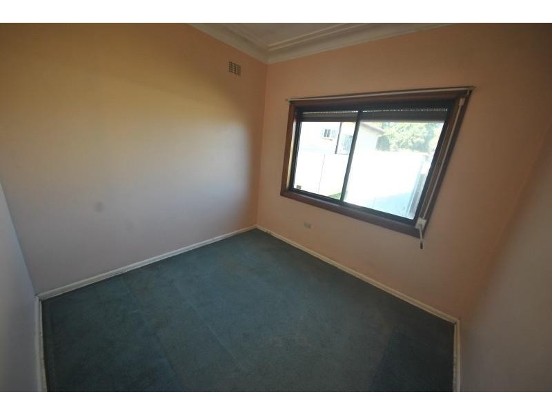 39 Wellington Rd, Birrong NSW 2143