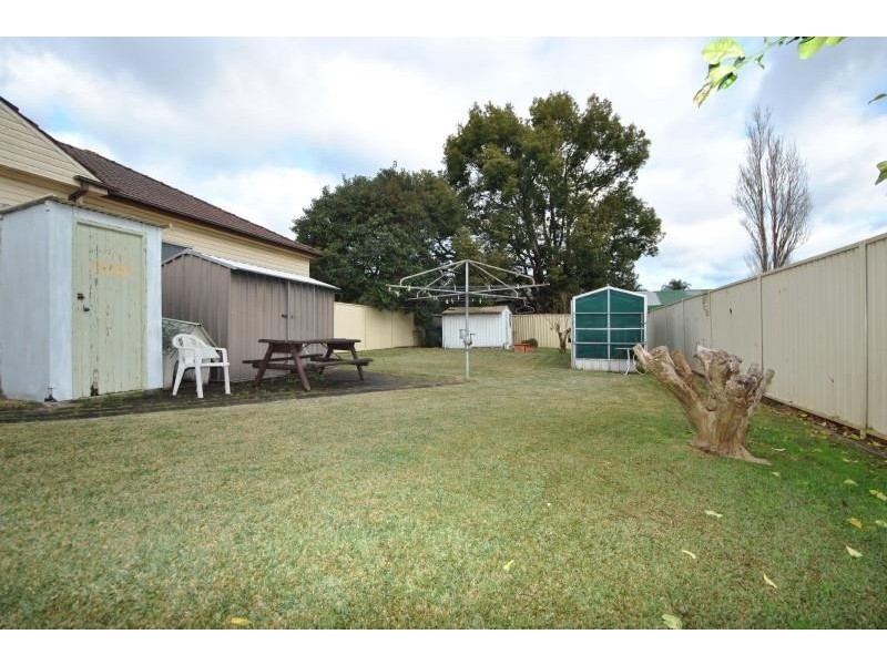 39 Wellington Rd, Birrong NSW 2143